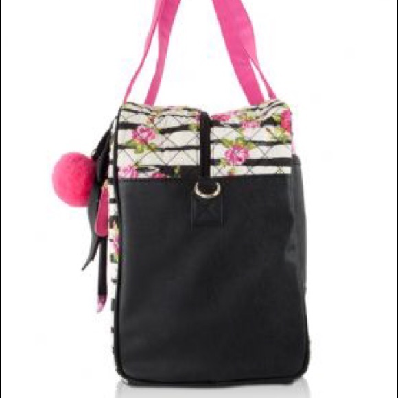 HOST PICK BETSEY JOHNSON Cruisin Quilted Weekender - Picture 3 of 5